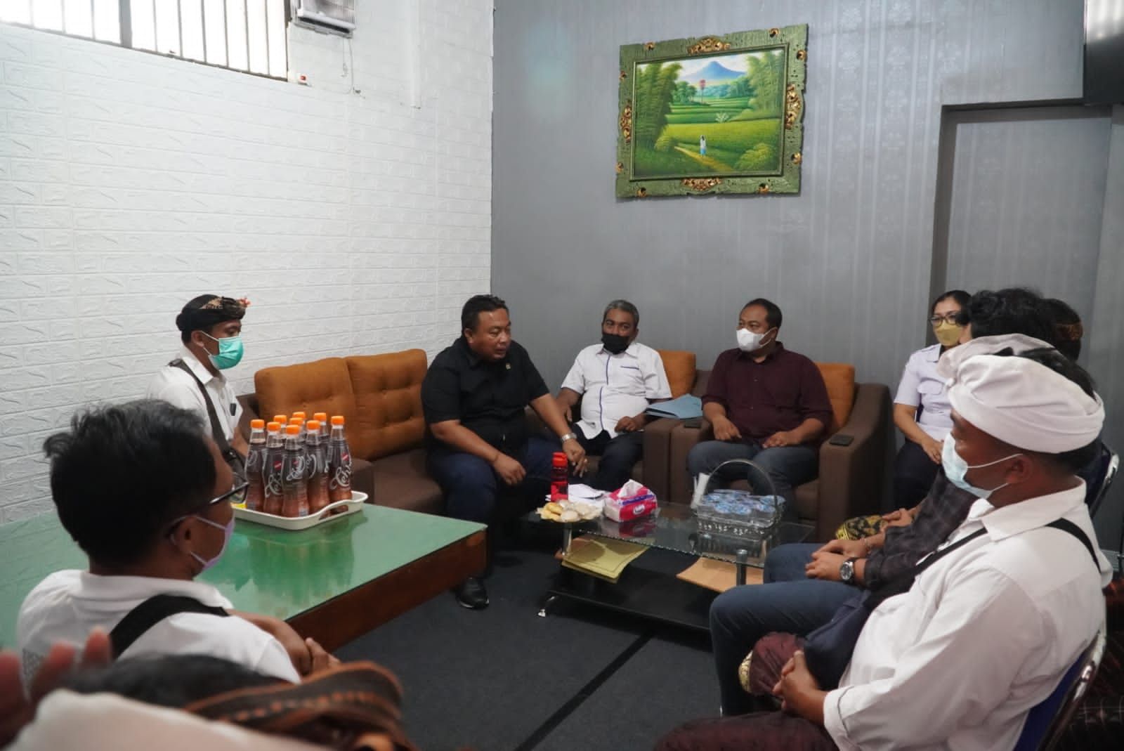 podiumnews.com-Datangi Perum DAMRI Soal PHK Sepihak Sopir dan Kernet, Parta: Astungkara Kembali Bekerja